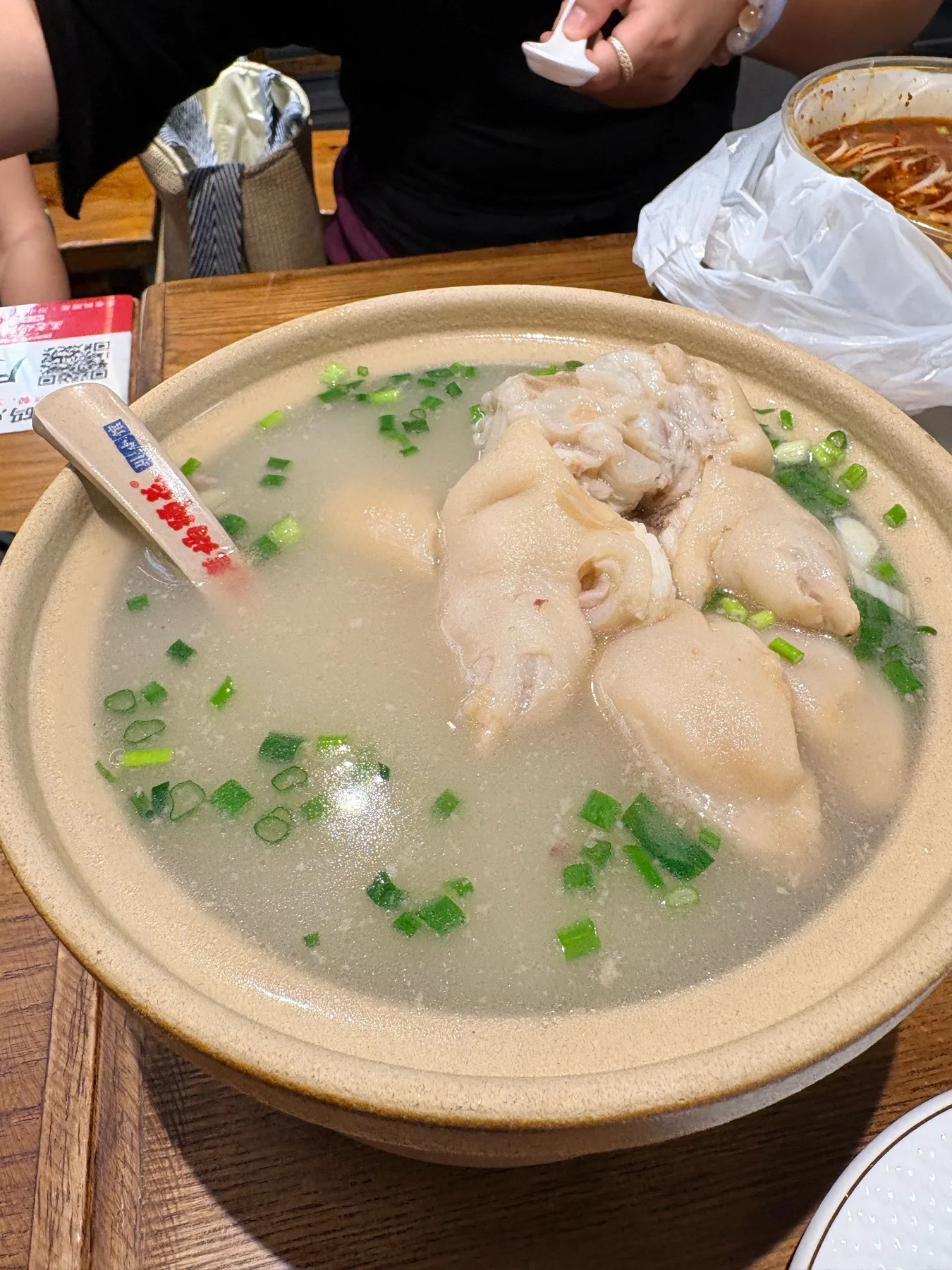 Photo 3 from Wang Laoma Trotter & Sichuan Bistro (Taikoo Li Main Store)