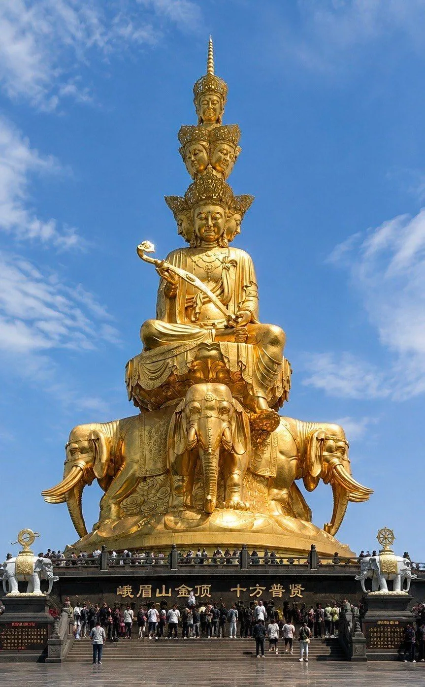 A photograph from the visit to Mount Emei Scenic Area