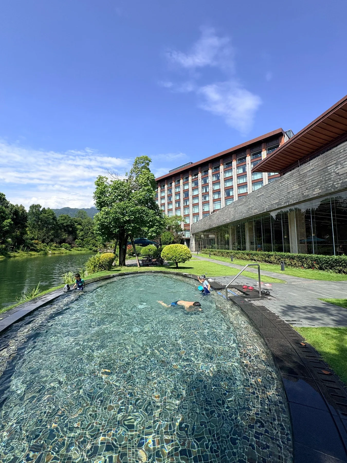 Photo 9 from Emeishan Hengbang Le Méridien Resort